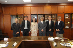 fig1) From left: Prof. Aoyama, Dr. Taworn（KMITL）, Ms. Lalita（KMITL）, Dr. Tanaka, Prof. Abe, Assoc. Prof. Kanamori