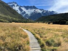 Haruna_NZ_tekapo.jpg
